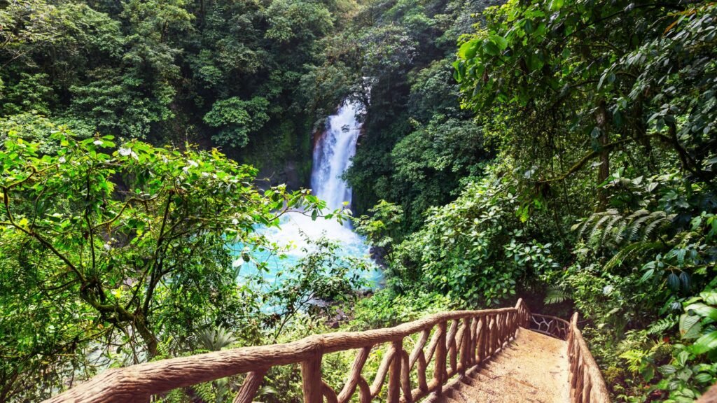 rio celeste waterfall viewpoint