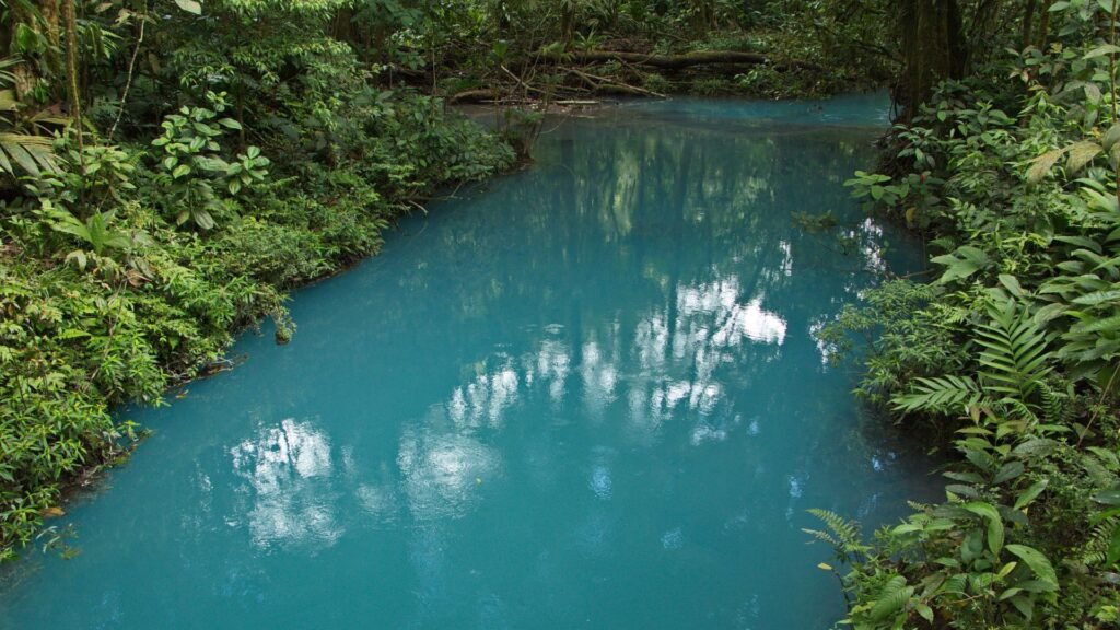 Blue hue rio celeste trail